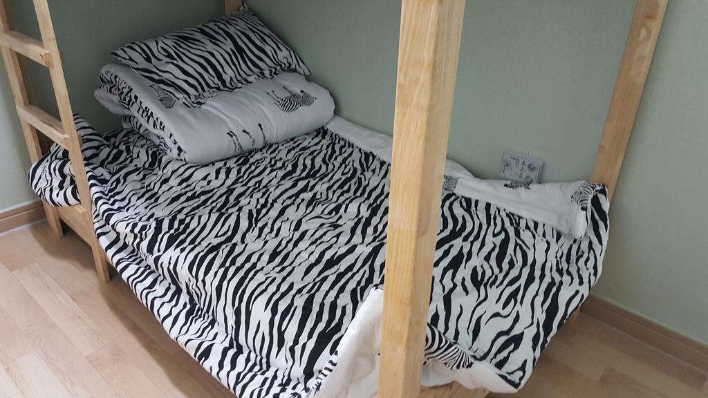 Ninano Guesthouse Gyeongju Room photo