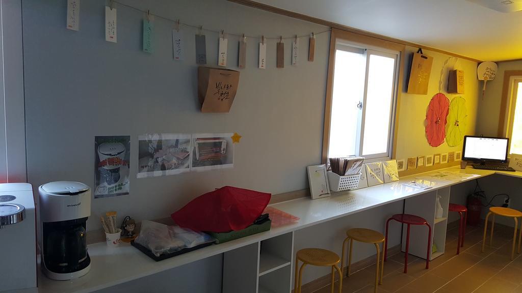 Ninano Guesthouse Gyeongju Exterior photo