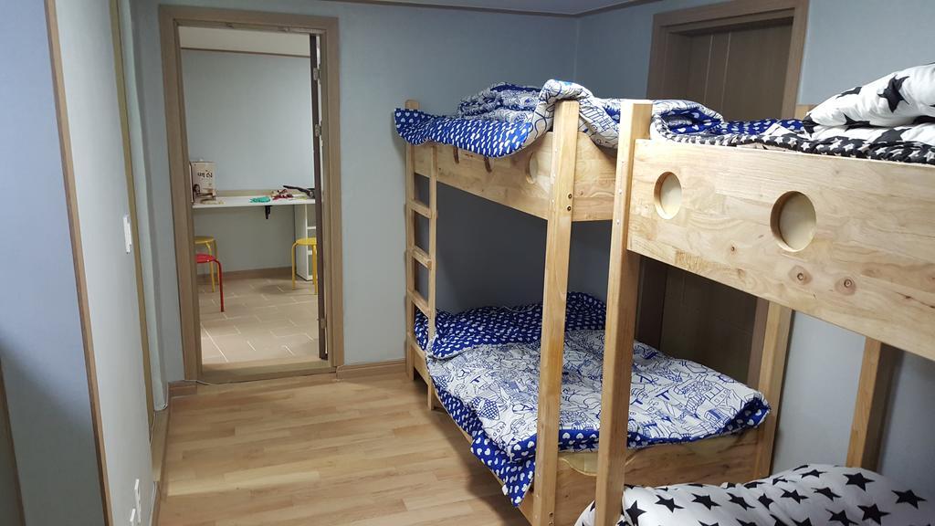 Ninano Guesthouse Gyeongju Exterior photo